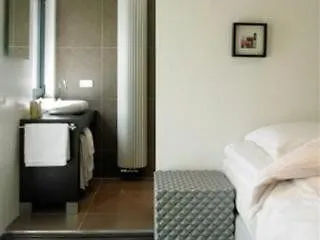 Homefeek Antwerp Hotel
